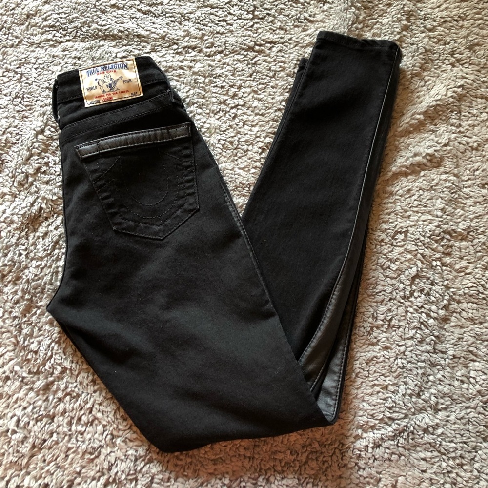 TRUE RELIGION BLACK LEGGINGS WITH LEATHER DEATAIL
